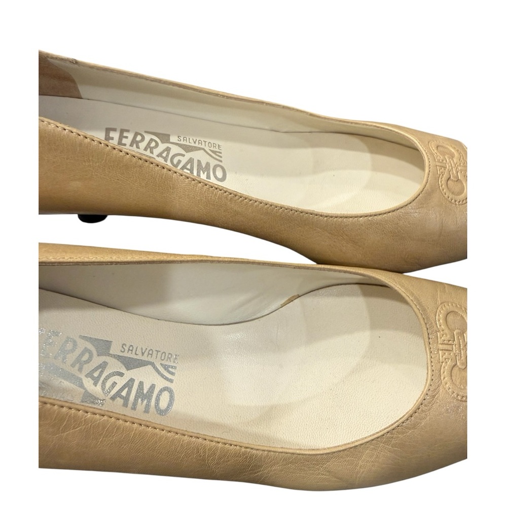 Salvatore Ferragamo Beige and Black Pointed Toe Heels - Picture 7 of 12
